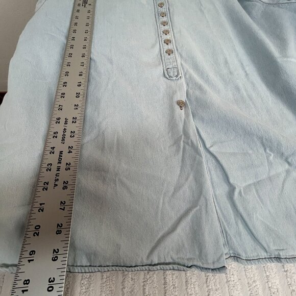 Venezia Jeans Womens Light Wash Denim Long Sleeve Button-Down Shirt Blue Casual - Picture 6 of 6